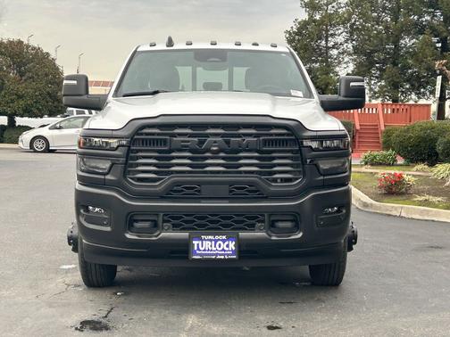 2026 RAM 3500 Tradesman Crew Cab 4x4 8' Box