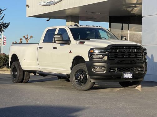 2026 RAM 3500 Tradesman Crew Cab 4x4 8' Box