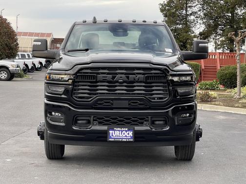 2026 RAM 3500 Big Horn Crew Cab 4x4 8' Box