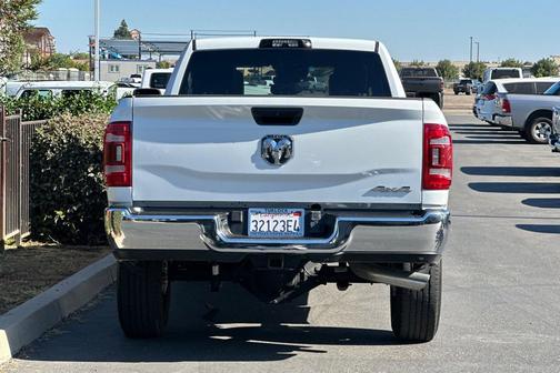 2024 RAM 3500 Tradesman Crew Cab 4x4 8' Box