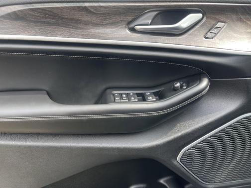 Diamond Black Crystal Pearlcoat 2026 Jeep Grand Cherokee Limited