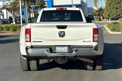 2024 RAM 3500 Big Horn Crew Cab 4x4 8' Box