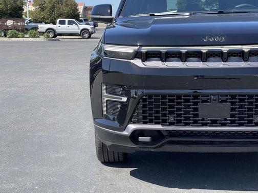 High Gloss Black 2026 Jeep Grand Wagoneer L Limited Reserve 4x4
