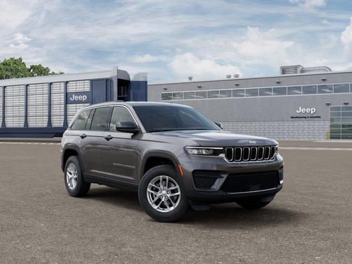 Baltic Gray Metallic Clearcoat 2026 Jeep Grand Cherokee Laredo