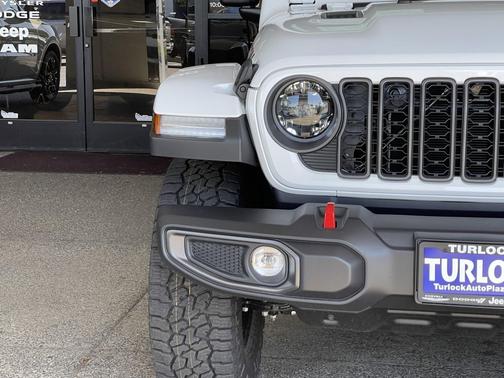 White 2026 Jeep Gladiator Rubicon