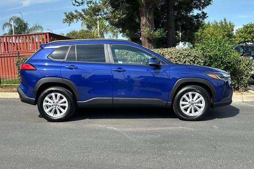 2022 Toyota Corolla Cross LE