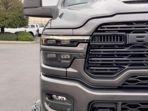 2026 RAM 3500 Laramie Crew Cab 4x4 8' Box