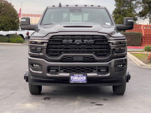 2026 RAM 3500 Laramie Crew Cab 4x4 8' Box