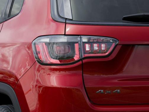 Red Hot Pearlcoat 2026 Jeep Compass Latitude