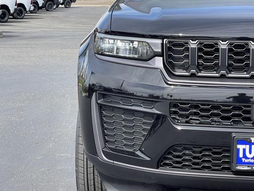 2026 Jeep Grand Cherokee Altitude