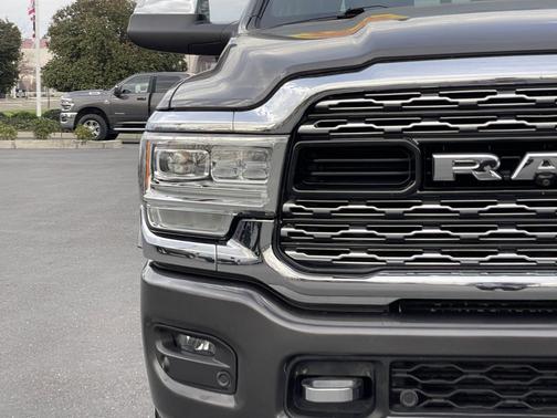 2019 RAM 2500 Limited Crew Cab 4x4 6'4' Box