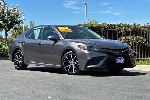 2023 Toyota Camry SE