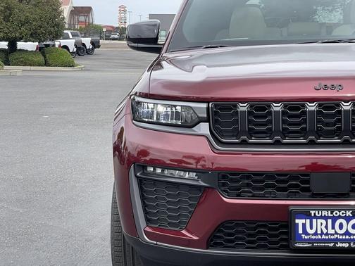 Velvet Red Pearlcoat 2026 Jeep Grand Cherokee Limited
