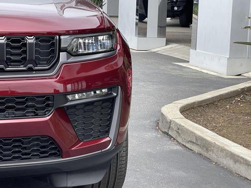 Velvet Red Pearlcoat 2026 Jeep Grand Cherokee Limited