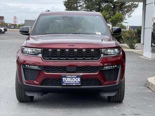 Velvet Red Pearlcoat 2026 Jeep Grand Cherokee Limited