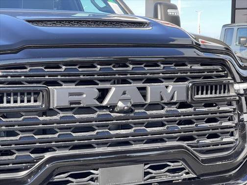 Diamond Black Crystal Pearlcoat 2026 RAM 2500 Limited Mega Cab 4x4 6'4' Box