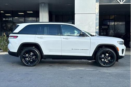 2025 Jeep Grand Cherokee Altitude