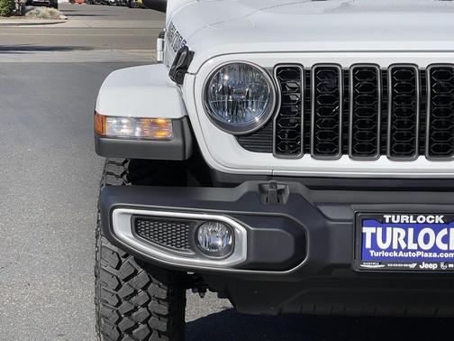 2025 Jeep Gladiator High Tide