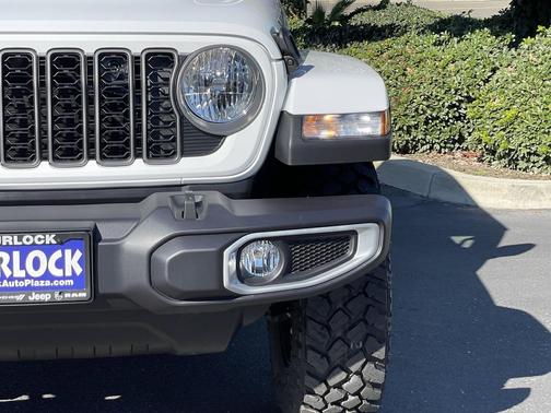 2025 Jeep Gladiator High Tide