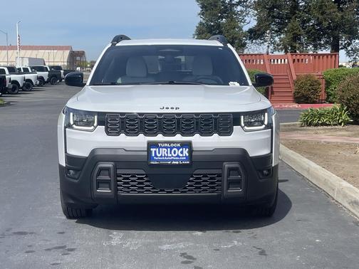 2026 Jeep Cherokee Laredo 4x4