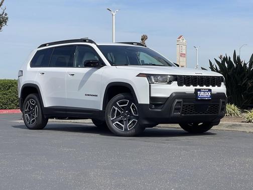 2026 Jeep Cherokee Laredo 4x4