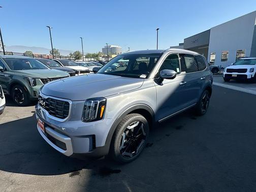 Silver 2025 Kia Telluride S