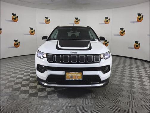 Photo 2 of 33 of 2022 Jeep Compass Limited