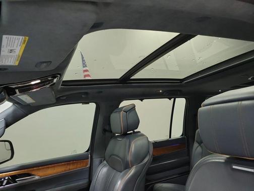 2022 Jeep Grand Wagoneer Series II