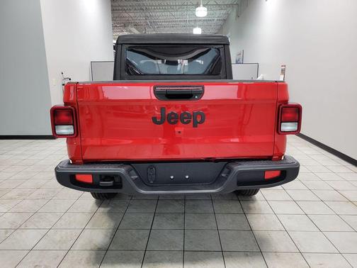 2026 Jeep Gladiator Sport