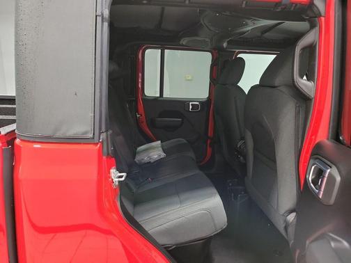 2026 Jeep Gladiator Sport