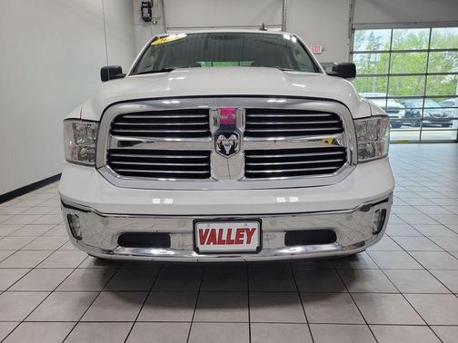 Bright White Clearcoat 2018 RAM 1500 Big Horn