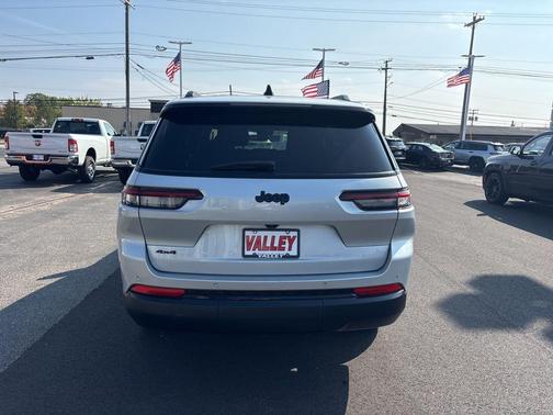 2024 Jeep Grand Cherokee L Laredo