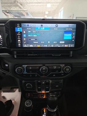 Bright White Clearcoat 2026 Jeep Wrangler Rubicon