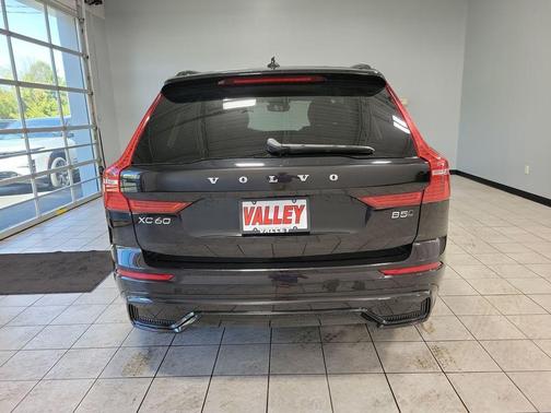 2025 Volvo XC60 B5 Plus