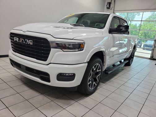 Bright White Clearcoat 2025 RAM 1500 Laramie