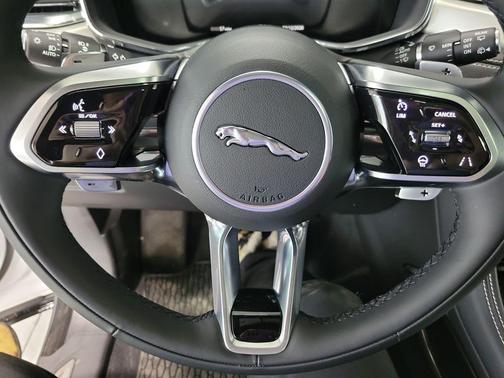 2025 Jaguar F-PACE P250 R-Dynamic S