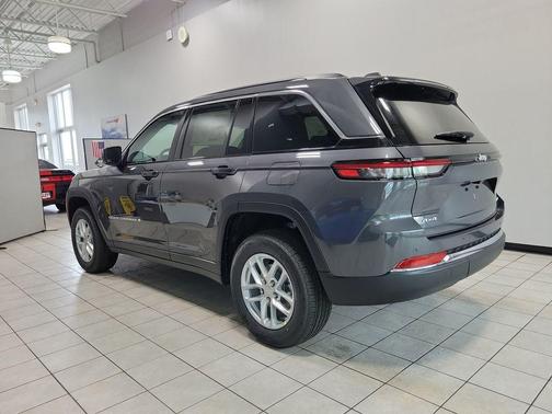 Metallic 2026 Jeep Grand Cherokee Laredo X