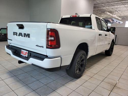 Bright White Clearcoat 2026 RAM 1500 Big Horn/Lone Star