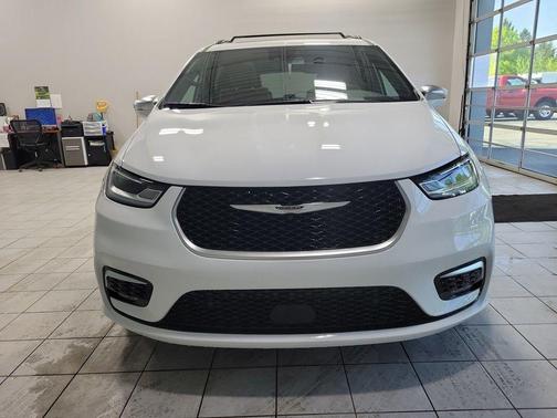 2024 Chrysler Pacifica Hybrid Pinnacle
