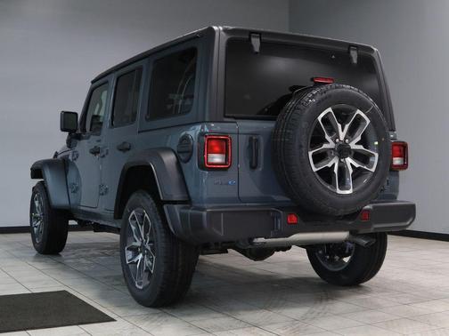 2025 Jeep Wrangler 4xe Sport