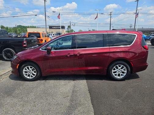 2017 Chrysler Pacifica Touring