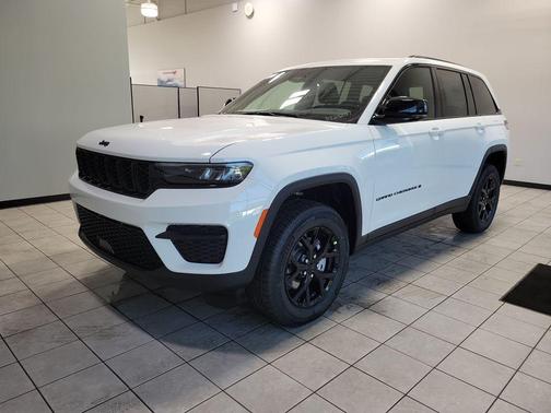 2025 Jeep Grand Cherokee Laredo