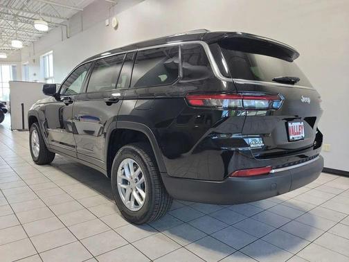 Diamond Black 2026 Jeep Grand Cherokee L Laredo