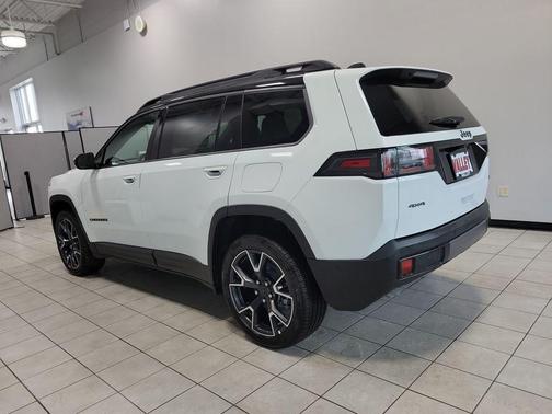 2026 Jeep Cherokee Overland
