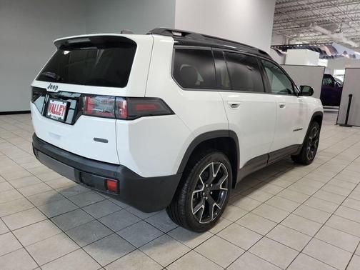 2026 Jeep Cherokee Overland