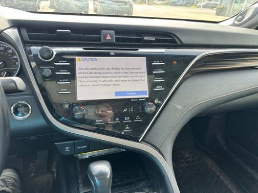 Pearl 2018 Toyota Camry XLE