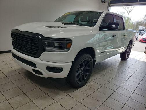 Bright White Clearcoat 2024 RAM 1500 Laramie