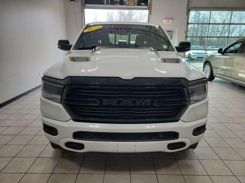 Bright White Clearcoat 2024 RAM 1500 Laramie