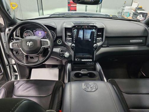 Bright White Clearcoat 2024 RAM 1500 Laramie