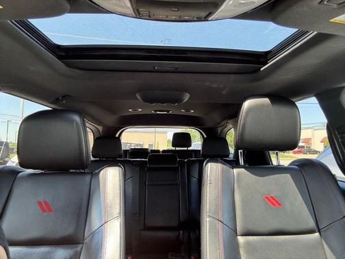 DB Black Crystal Clearcoat 2024 Dodge Durango GT
